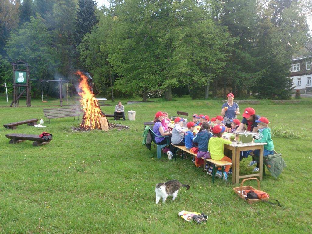 Готель Erzgebirgshof Bethlehemstift Neudorf-Bornstein Екстер'єр фото